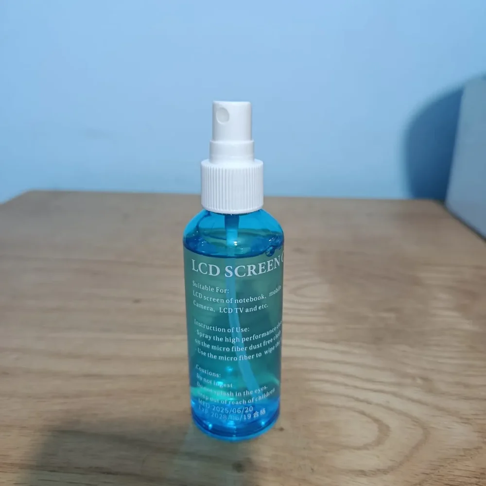 Blue LCD screen cleaner spray bottle — Input