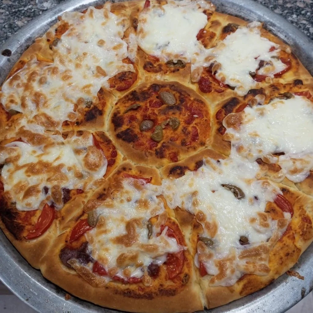 Cheese and tomato pizza — Input